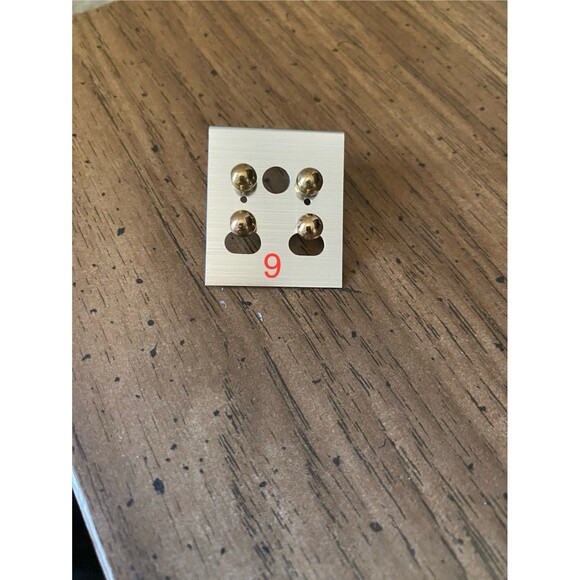 Earrings - Picture 1 of 1